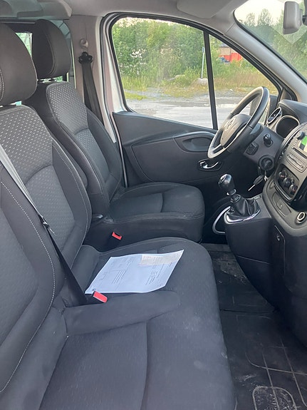 Opel Vivaro 5 of 5