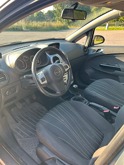 Opel Corsa 10 of 17