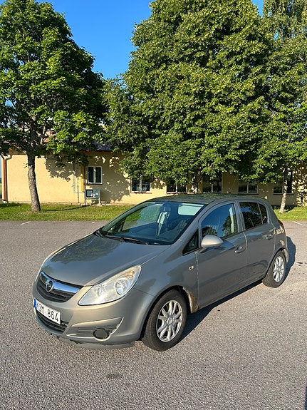 Opel Corsa 2 of 5