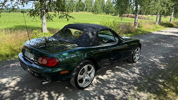 Mazda MX-5 2 of 5