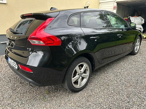 Volvo V40 4 of 4