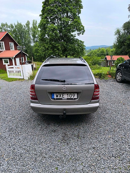 Mercedes-Benz C180 5 of 5