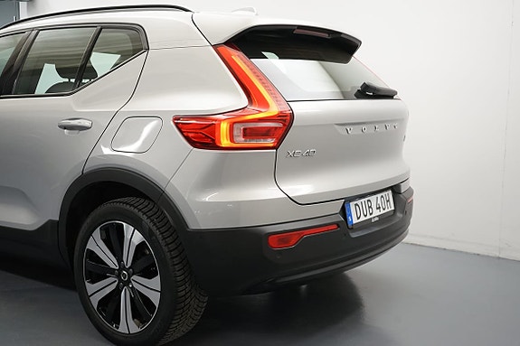 Volvo XC40 3 of 5