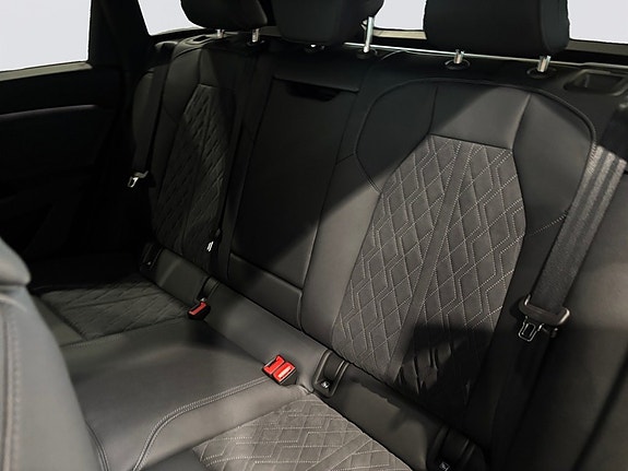 Audi Q6 e-tron 7 of 18