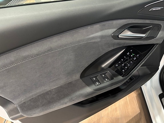 Audi Q6 e-tron 14 of 18