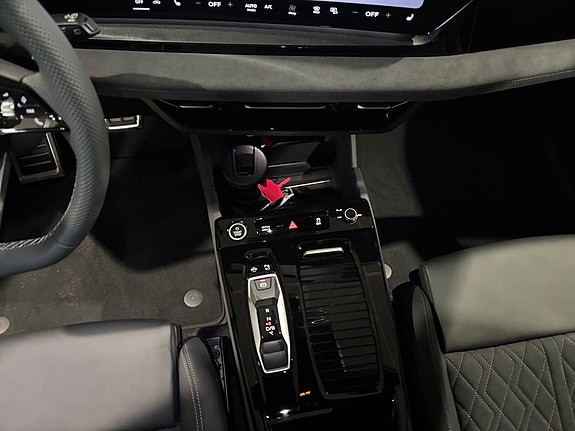 Audi Q6 e-tron 11 of 18