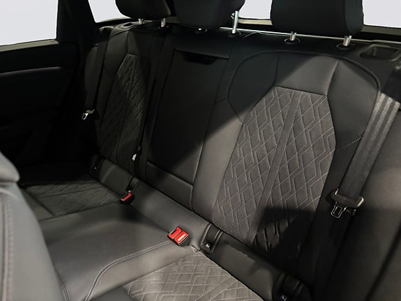 Audi Q6 e-tron 7 of 15