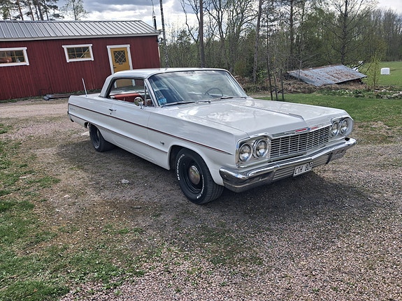 Chevrolet Impala 2 of 5