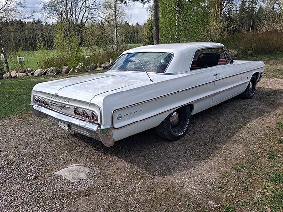 Chevrolet Impala 3 of 5