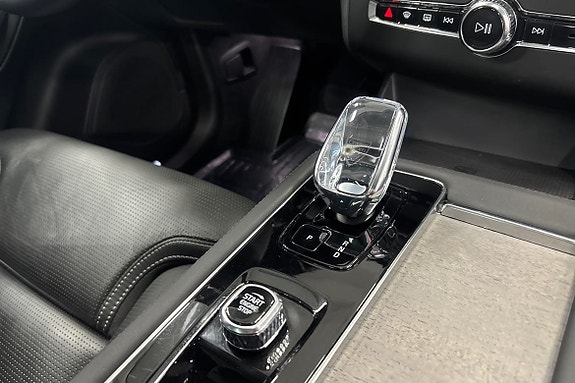 Volvo XC90 15 of 22