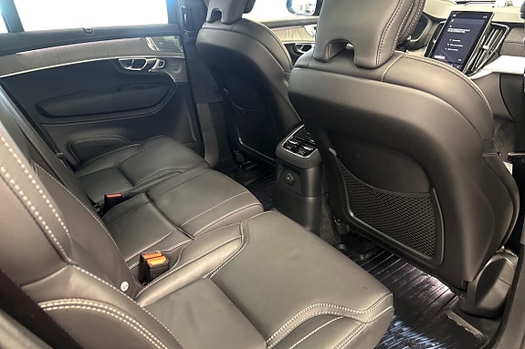 Volvo XC90 11 of 22