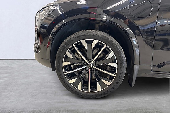 Volvo XC90 14 of 22