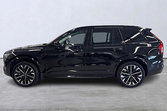 Volvo XC90 2 of 5