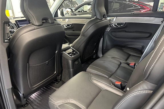 Volvo XC90 12 of 22