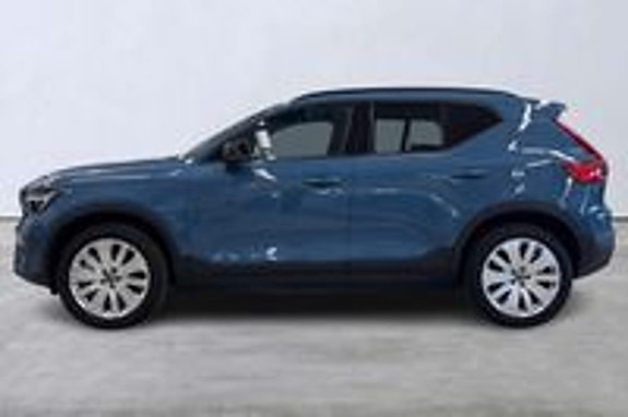 Volvo EX40 2 of 10