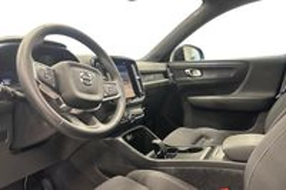 Volvo EX40 8 of 10