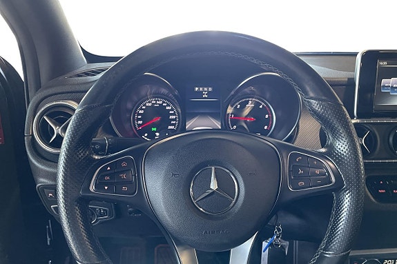 Mercedes-Benz X250 d 12 of 23