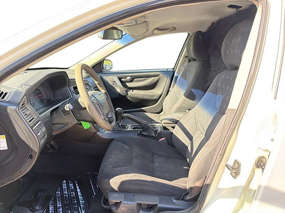 Volvo V70 7 of 12