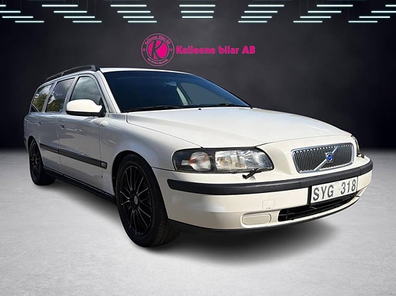 Volvo V70 2 of 12