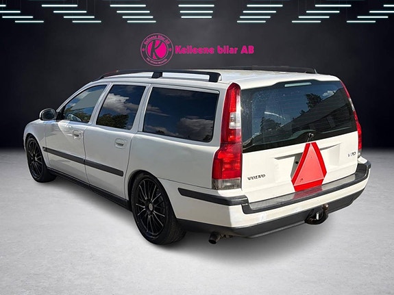 Volvo V70 5 of 12