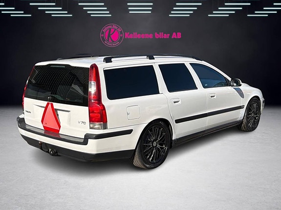Volvo V70 6 of 12