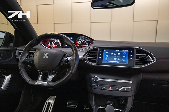 Peugeot 308 SW 11 of 18