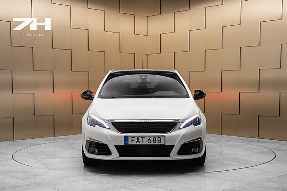 Peugeot 308 SW 8 of 18