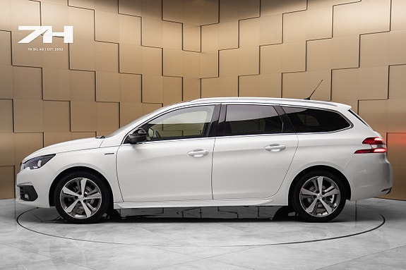 Peugeot 308 SW 2 of 18