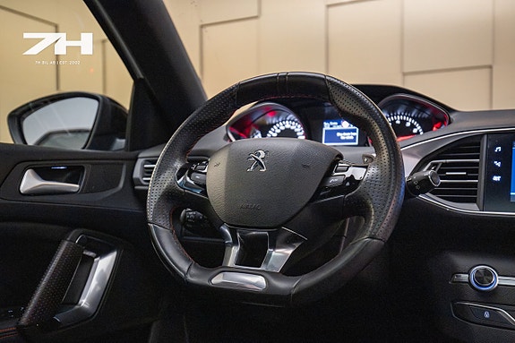 Peugeot 308 SW 10 of 18