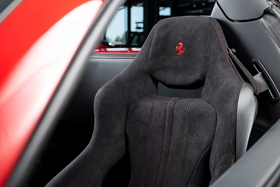 Ferrari F8 Tributo 17 of 22