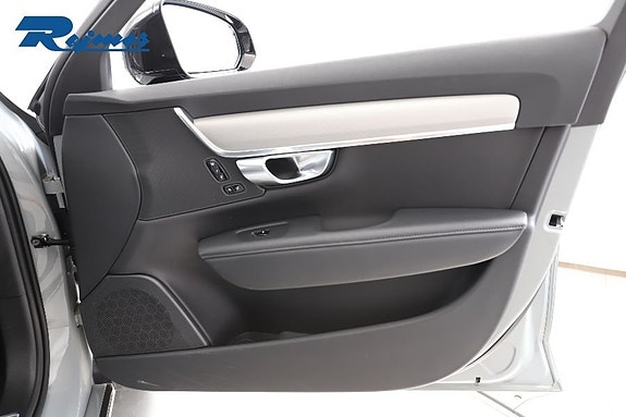 Volvo V90 13 of 30