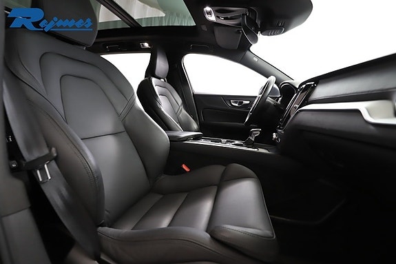Volvo V60 27 of 29