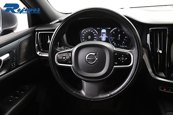 Volvo V60 4 of 29