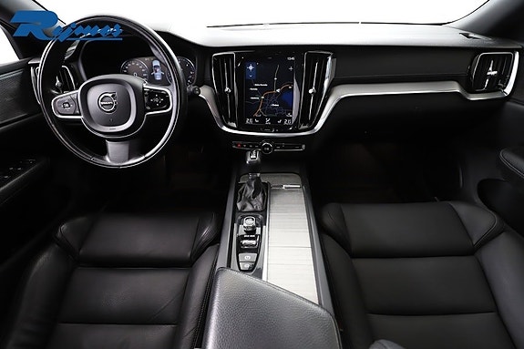Volvo V60 2 of 29