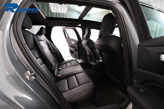 Volvo V60 8 of 29