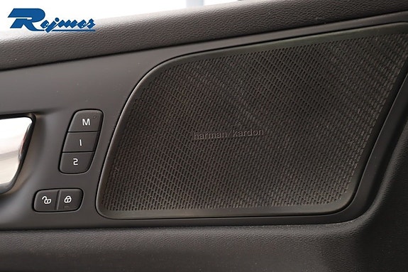 Volvo V60 13 of 29