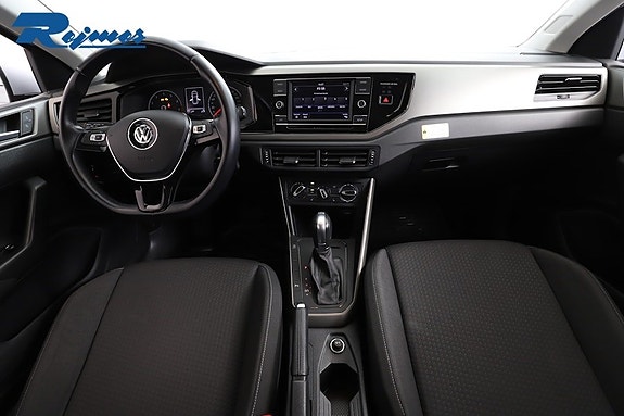 Volkswagen Polo 2 of 5