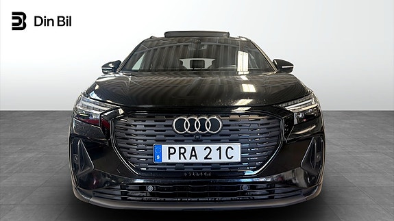 Audi Q4 e-tron 4 of 5