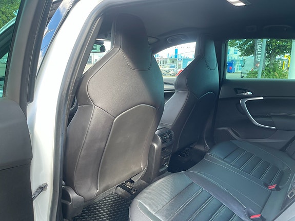 Opel Insignia 22 of 30
