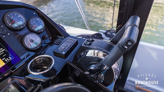 Jeanneau Merry Fisher 895 | 2x Mercury F150 XL/CXL 19 of 30