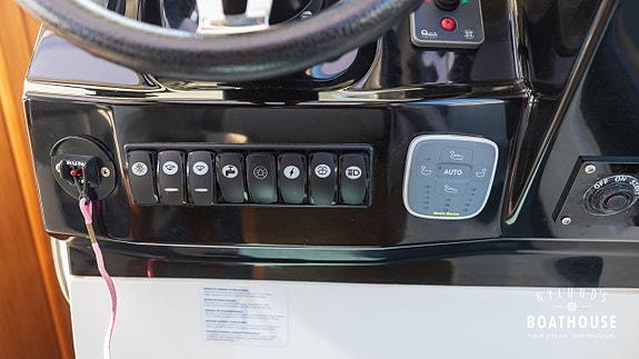Jeanneau Merry Fisher 895 | 2x Mercury F150 XL/CXL 16 of 30