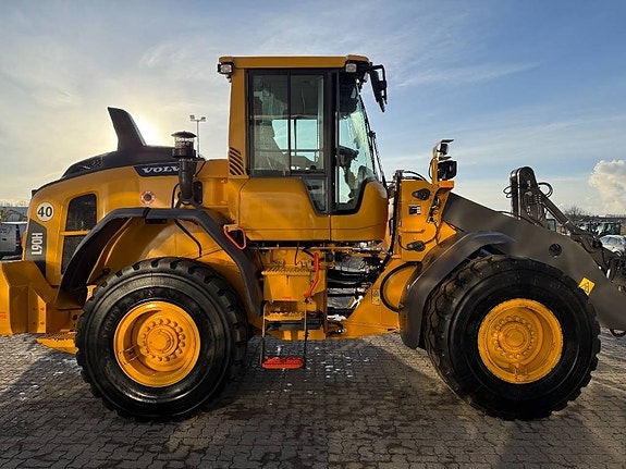 Volvo L90H Long boom 3 of 5
