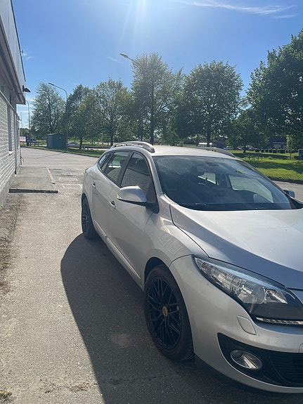 Renault Megane III 2 of 5