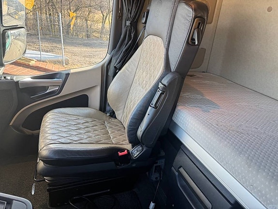 Mercedes-Benz 4363 SLT 8 of 10