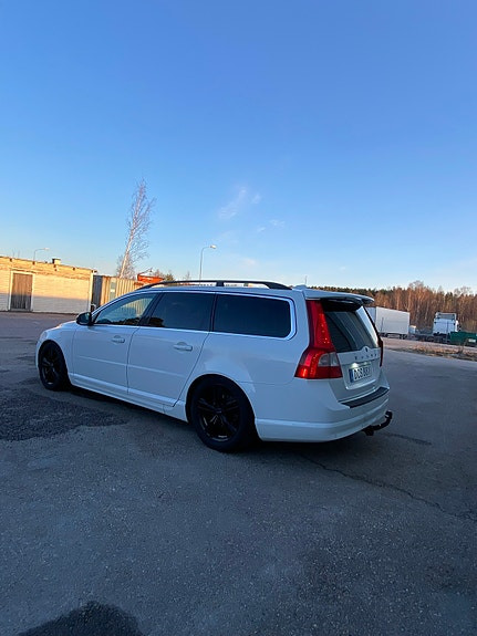 Volvo V70 5 of 5