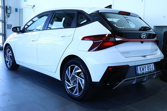 Hyundai i20 3 of 18