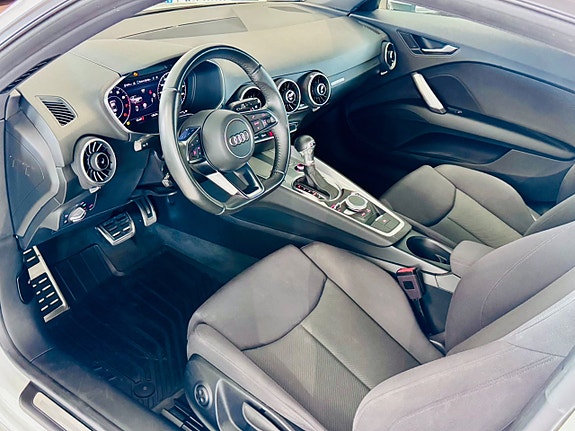 Audi TT 17 of 21
