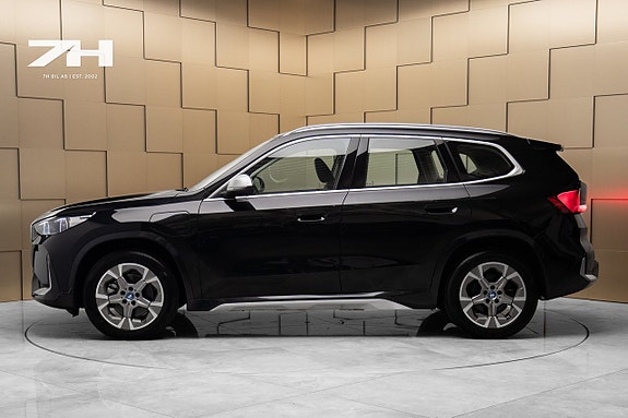 BMW X1 2 of 18