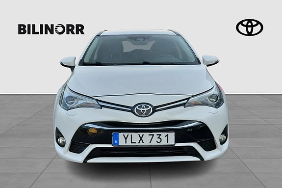 Toyota Avensis 5 of 5