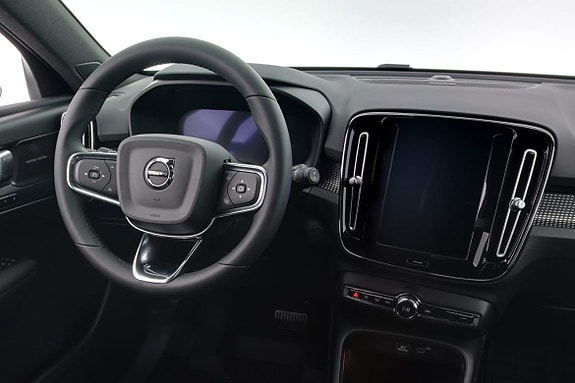 Volvo EX40 8 of 16